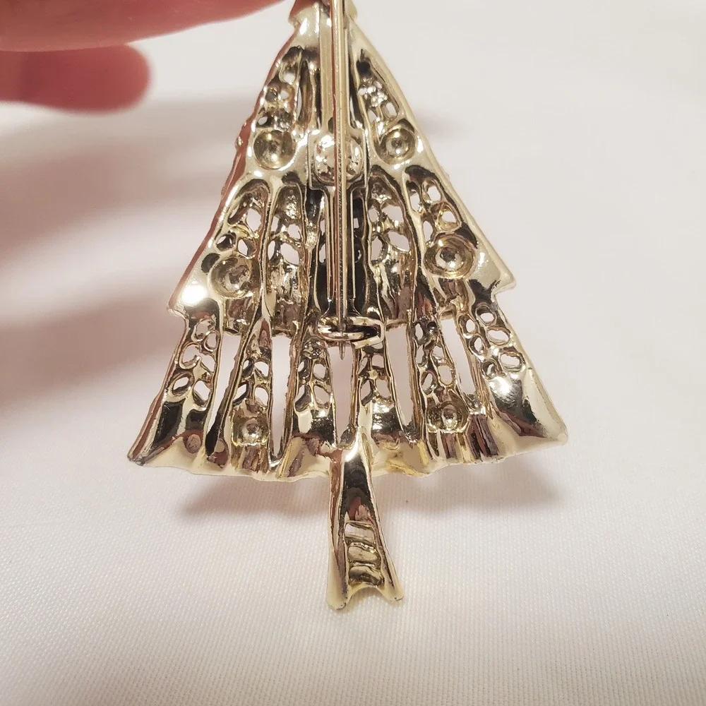 Vintage Gold Tone Christmas Tree Brooch Red Rhinestone Star Holiday Pin Festive